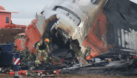 2 survivors of deadly South Korea plane crash detail moments before explosion 