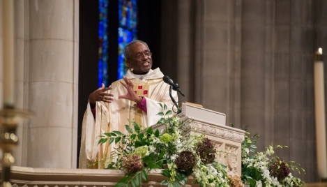 Fmr. Episcopal Church head Michael Curry will apologize to family of suspended bishop