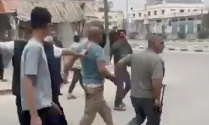 Abu Samra clan executes Hamas policeman in retaliation for killing their son