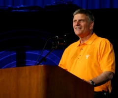 Franklin Graham Festival Draws 46,000 in Tenn.