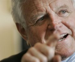 Sen. Edward Kennedy Dies at 77