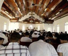 Samoan Church Draws 1,000 Mourners for Tsunami Victims