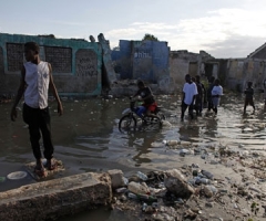 Haitians Seek Shelter as Rain, Aftershocks Rock Island