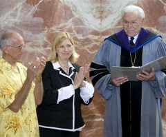 Crystal Cathedral Founder Not Retiring