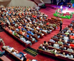 Promise Keepers Embraces Women, Jews at Dallas Megachurch