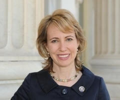 Poll: 8 in 10 Say Prayer Saved Giffords