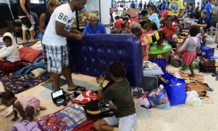 Call for Prayer as Cyclone Yasi Hits Flood-Ridden Parts of Australia