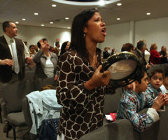 Hispanic Population Helping U.S. Christianity Thrive