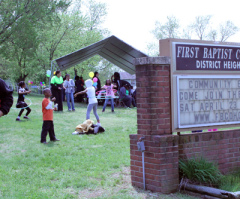 Maryland Church Celebrates Easter with Egg Hunt, Free Groceries