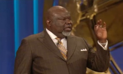 Bishop T.D. Jakes Preaches on Spiritual Thirst at Joel Osteen's Megachurch