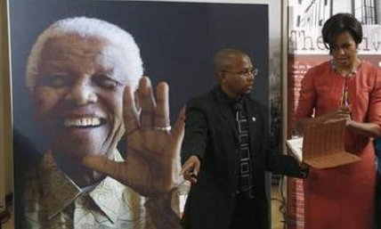 Michelle Obama Meets Former South African President Mandela