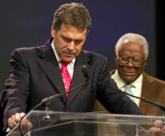 Perry Prays for Obama, Nation at 'The Response'