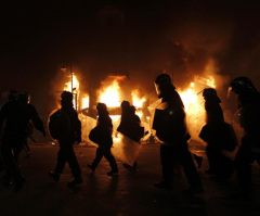 London Riots: Looting, Fires, Police Officers Attacked