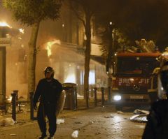 London Riots: Tweeters Pray for England, Organize Mass Clean-Ups on Twitter