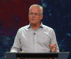 Willow Creek Church Is Not Anti-Gay, Pastor Clarifies