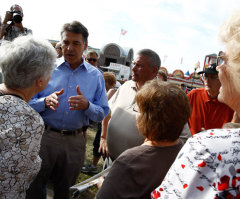 Rick Perry Signs Pledge to Defend Traditional Marriage