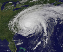 Hurricane Irene Path of Destruction Kills Five, New York on Shut Down (PHOTOS)