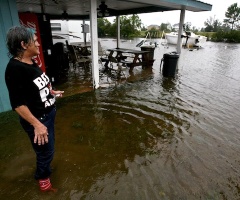 Tropical Storm Lee Hammers Gulf Coast; Region on Tornado Watch