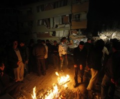 Turkey Earthquake 2011: 217 Dead After Powerful Earthquake (PHOTOS)