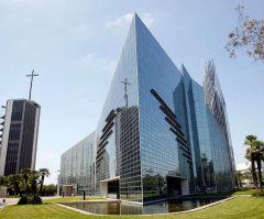 Bobby Schuller, Choir Director and Former Congregants Return to Crystal Cathedral