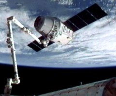 SpaceX Dragon Capsule Makes Contact With International Space Station