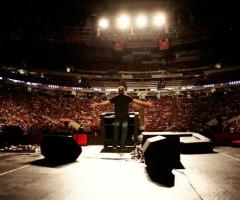 Nearly 900 Churches Commit to Host Greg Laurie's Harvest America Webcast