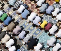 Persecution Watchdog Group Urges Christians to Pray During Ramadan