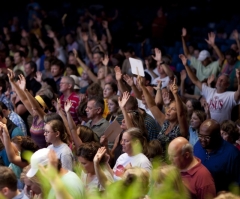 Christians Repent, Pray for Church and Nation Before Democratic Convention