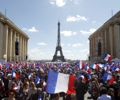 France to Replace 'Mother' and 'Father' With 'Parents' on Official Documents