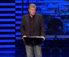 Calif. Pastor Tells Megachurch: I'm Voting for Romney