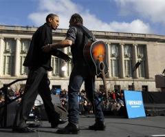 Obama, Romney Deliver Final Message on Last Campaign Day