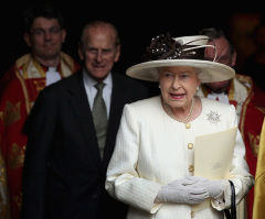 British Queen Signs New Commonwealth Charter as Debate Rages Over Exclusion of 'Gay Rights'