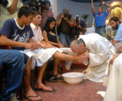 Pope's Commitment to the Poor a Model for Evangelicals?