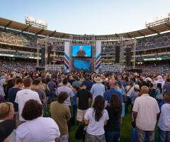 Mobile Theater Touring US to Sign Up Hosts for Harvest America With Greg Laurie